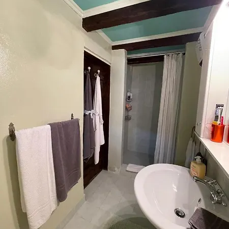 Privatunterkunft Vincenzo's In A Tower/ Leonídion