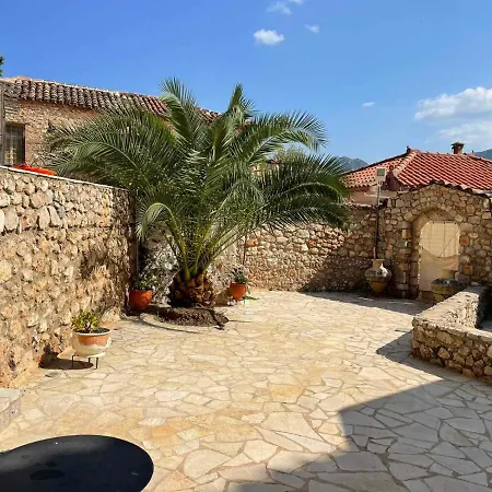 Homestay Vincenzo's In A Tower/ *