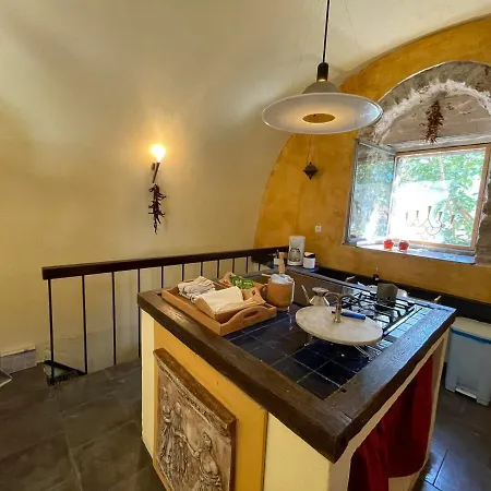 Vincenzo's In A Tower/ *